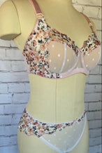 Load image into Gallery viewer, Champagne Spritzer Stretch Lace Bra Kit
