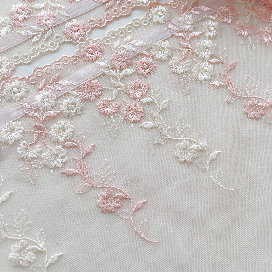 Tulle Lace #393 - Sweet William 7 1/2