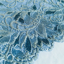 Load image into Gallery viewer, Stretch Lace #462 - Wordsworth 8 1/2&quot;