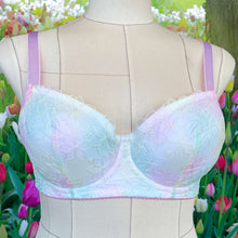 Load image into Gallery viewer, Tinted Gardenia Lace Bra Kit