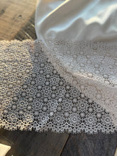 Load image into Gallery viewer, Lovelace Guipure 7" Lace