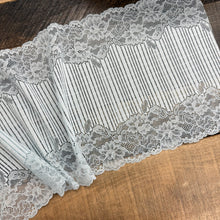 Load image into Gallery viewer, Sandy Stretch Lace