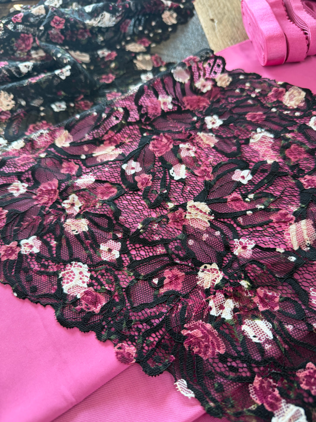 Stretch Lace #1009 - Raspberry Tea - 10