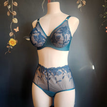 Load image into Gallery viewer, Wintergreen Jewel 10.5&quot; Tulle Lace - #2015