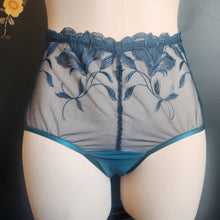 Load image into Gallery viewer, Wintergreen Jewel Willowdale Bra Kit