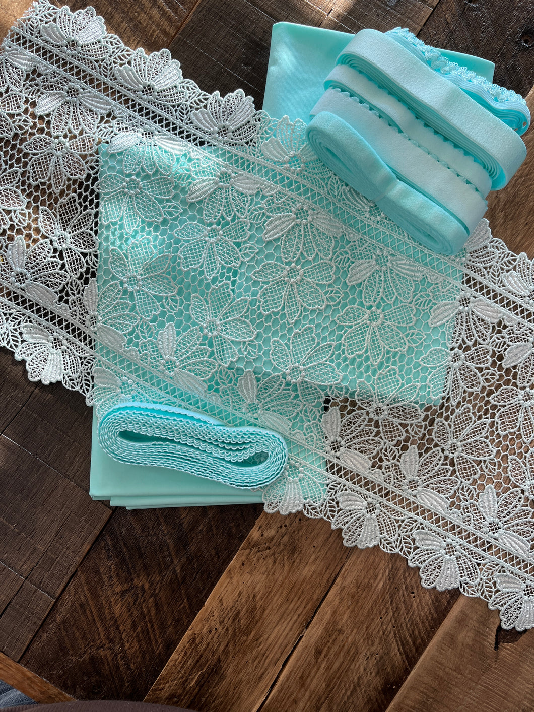 Mentha Petals Guipure Lace Bra Kit - Summertime Limited Edition