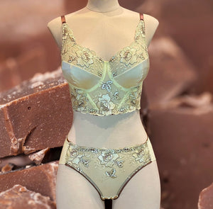 Cocoa Butter Lace Bra Kit